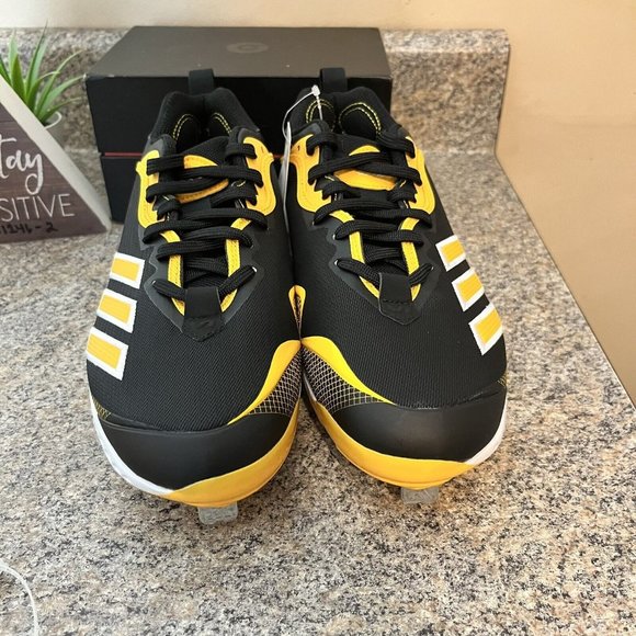 Athletic_Shoes